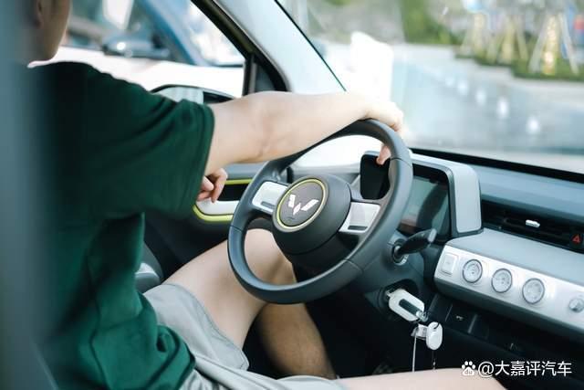 新能源车当道,三款口碑好的纯电动汽车推荐插图3 新能源车当道,三款口碑好的纯电动汽车推荐插图3