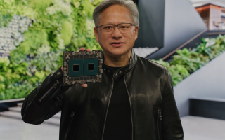 英伟达要“加速万物”？黄仁勋：AI“智能机”时刻已来临