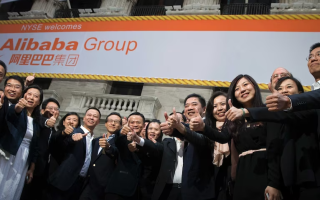 新火种AI|淘宝天猫“换帅”风波，AI电商能为阿里扳回一局吗？