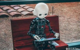 AIGC中的大模型摩尔定律与范式转移