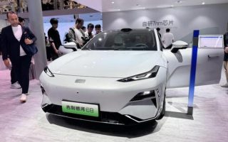 北京车展车载AI测试翻车，车主表示被追尾，AI助手：我先撤了 智能驾驶遭遇信任危机